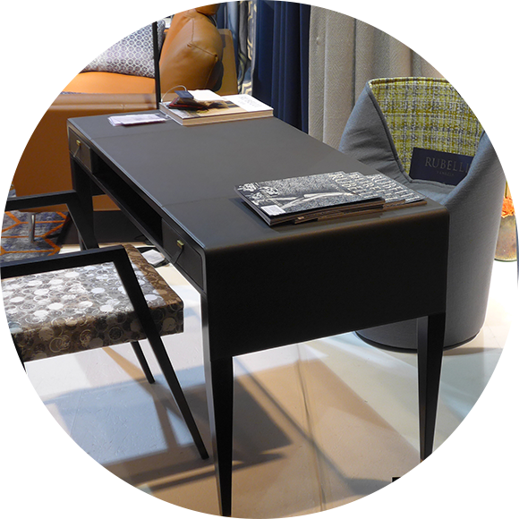 Chaise et table bureau